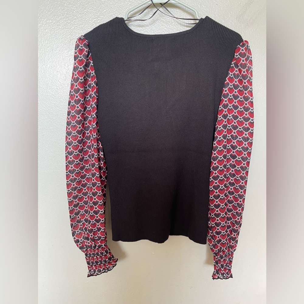 A Love Story Sweater Blouse - Picture 2 of 4